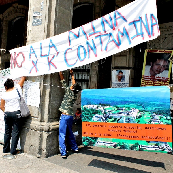 Vecinos de Tetlama denuncian presiones de la minera y de autoridades locales
