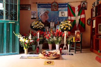 Familiares, amig@s y compañer@s de lucha rinden homenaje a Bety Cariño a 5 años de su asesinato